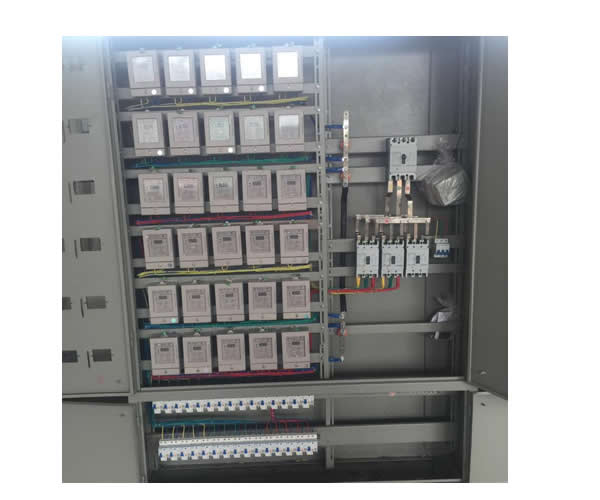 ���е����